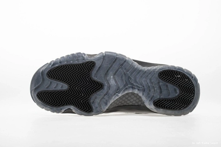 Jordan 378037-005 Air Retro Gown and 11 Cap 1118